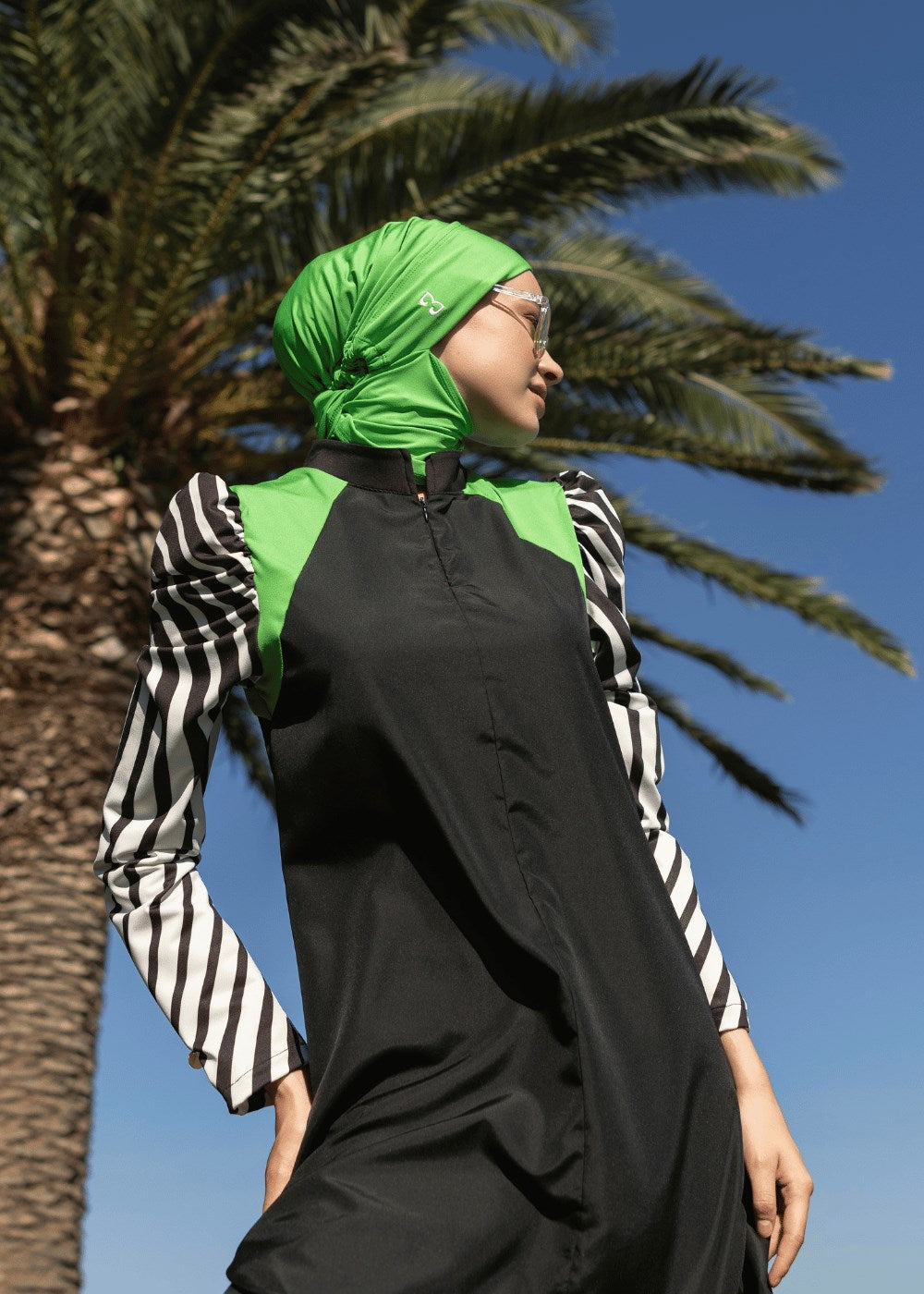 Siyah Beyaz Kollar Tesettür Mayo