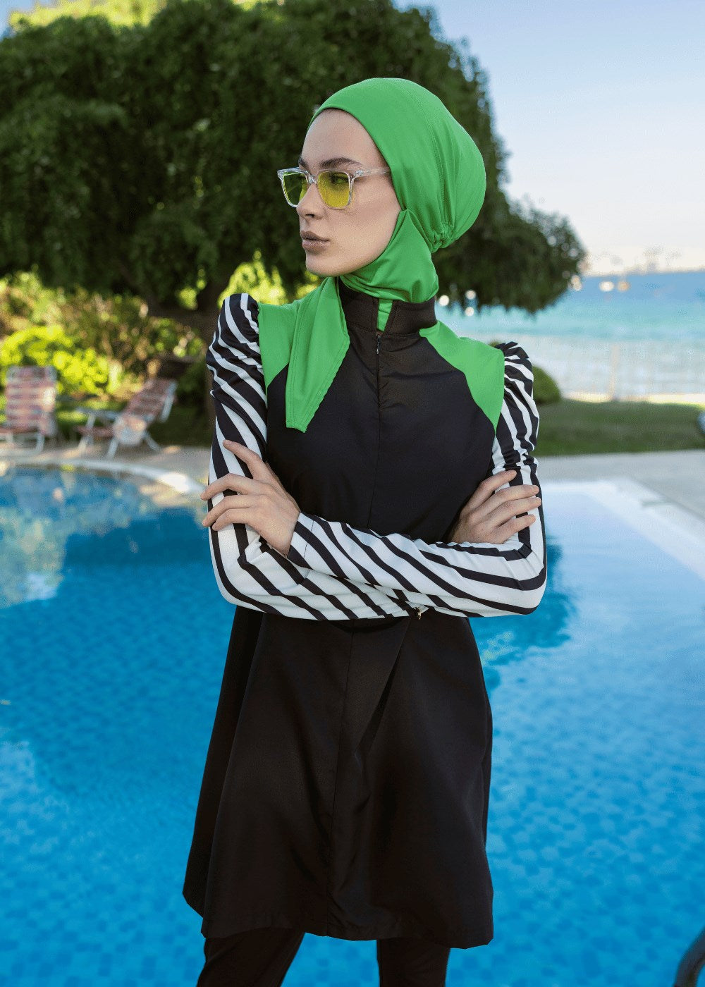 Siyah Beyaz Kollar Tesettür Mayo