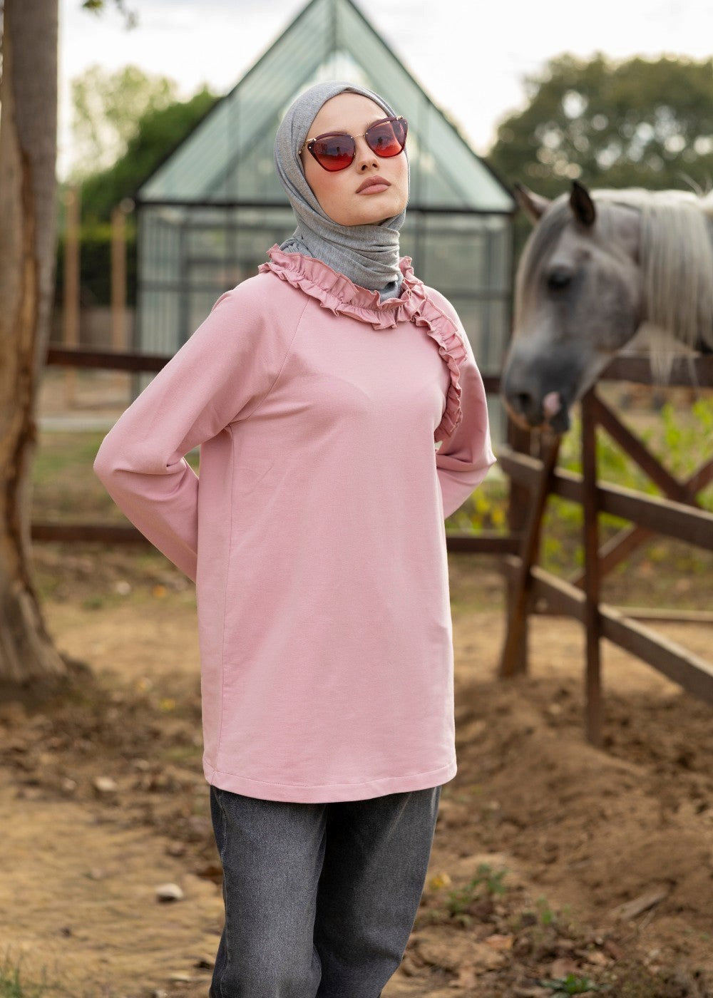 Zarif Pembe Eşofman Üstü