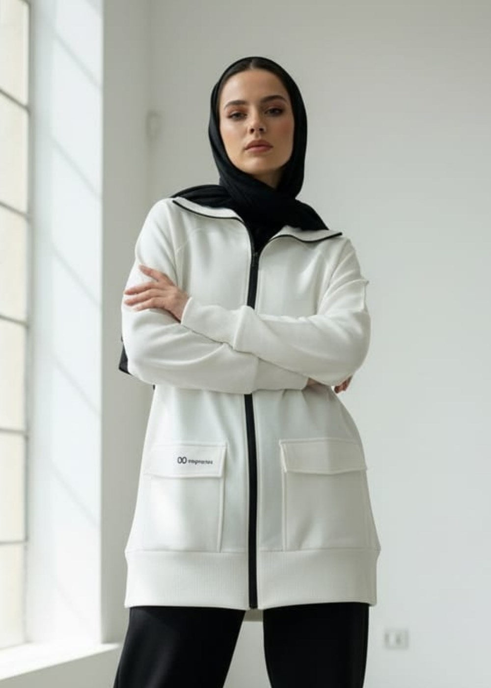 Siyah Fermuarlı Eşofman Üstü