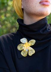 Kemik Broşlu Sweatshirt