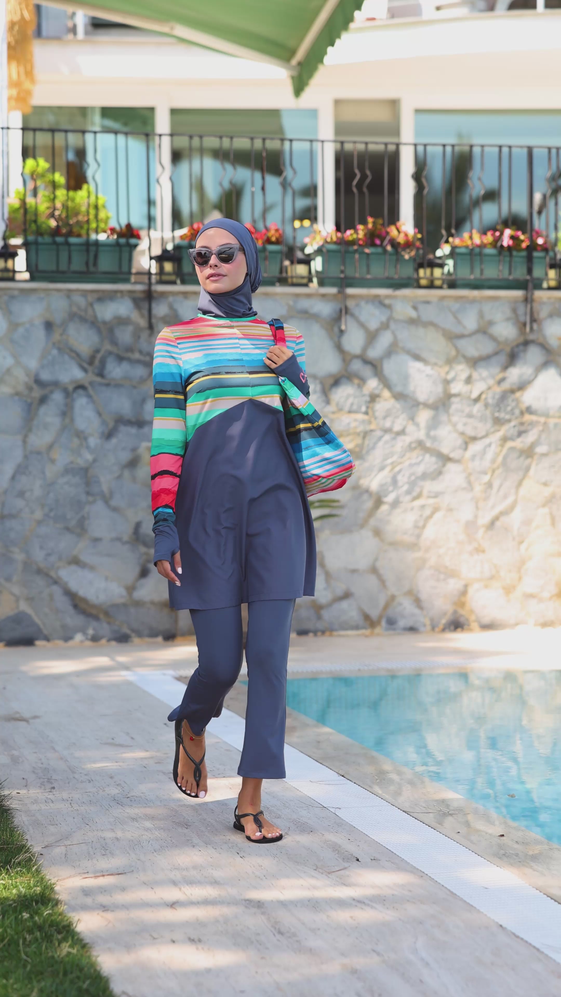 Çizgili Renkler Kapalı Mayo