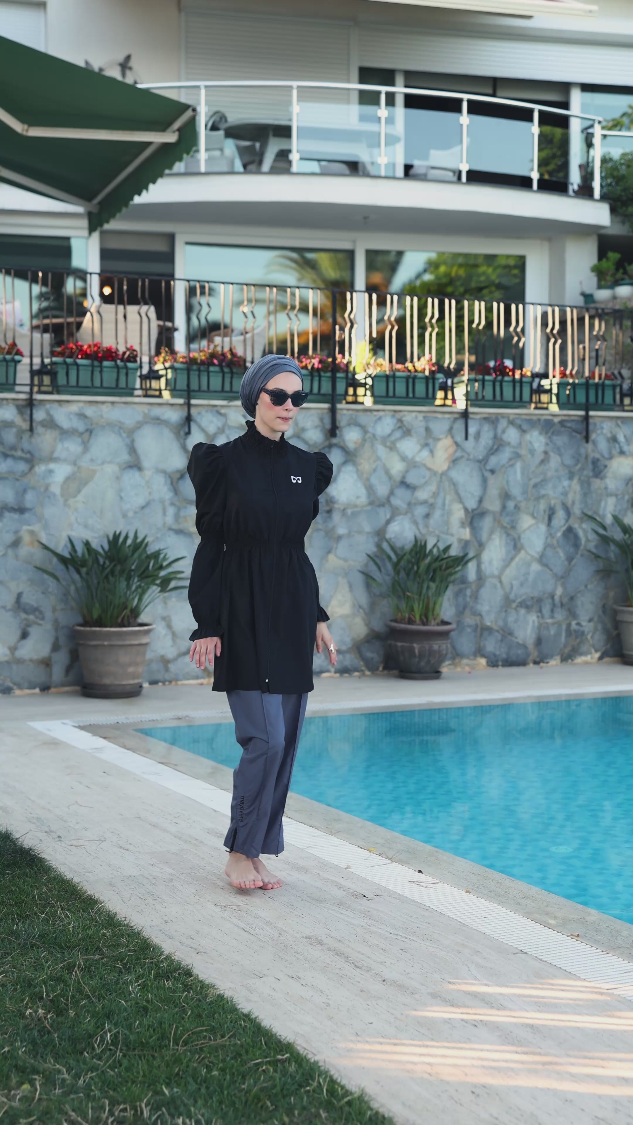 Siyah Paraşüt Tek Üst