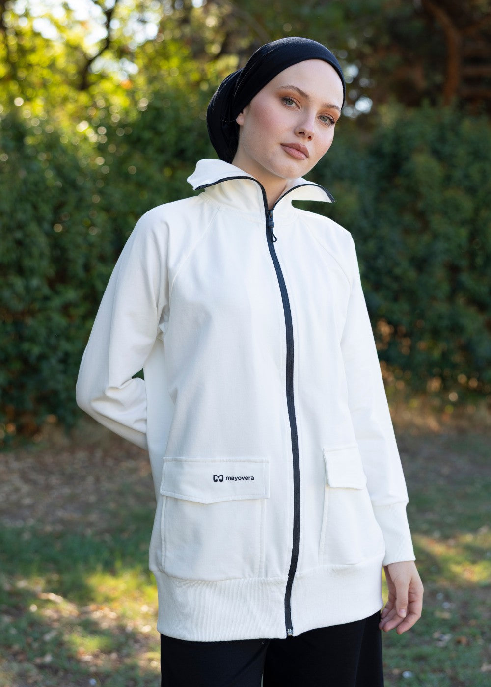 Siyah Fermuarlı Eşofman Üstü